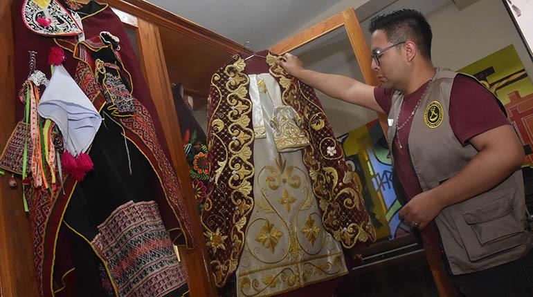 Cochabamba: Expondrán 150 mantos de la Virgen de Urkupiña