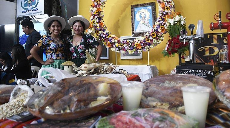 Veintidós municipios cochabambinos muestran su cultura y atractivos turísticos